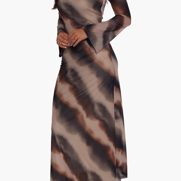 Petal & Pup Maxi Dress - Picture 2 of 2